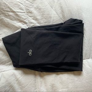 alo leggings, perfect for working out and lounging